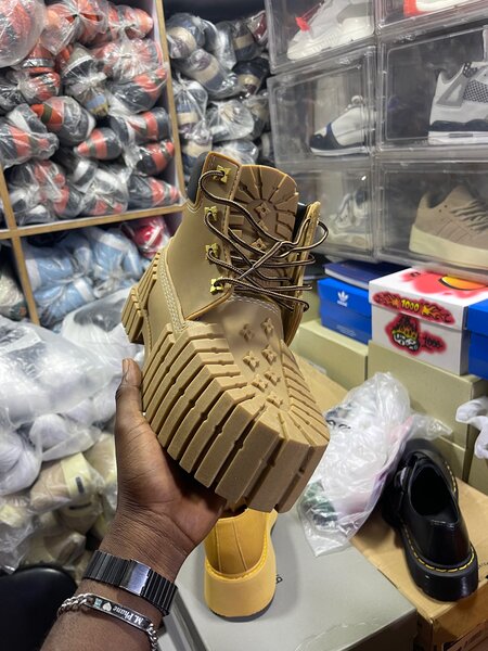 Disponible la Réinterprétation de la botte Timberland 6 pouc