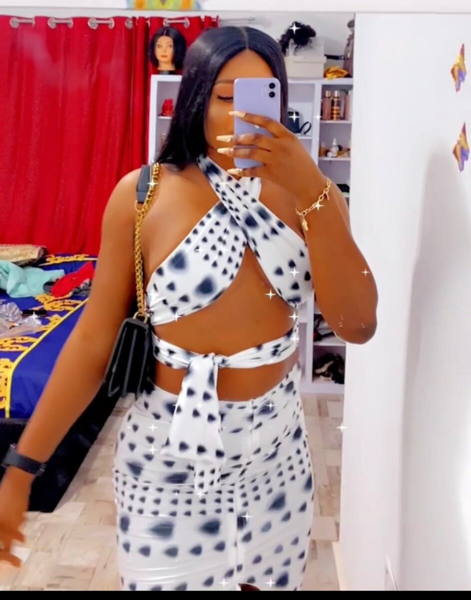 Long skirt and crop top