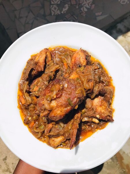 Poulet sauté avec légumes