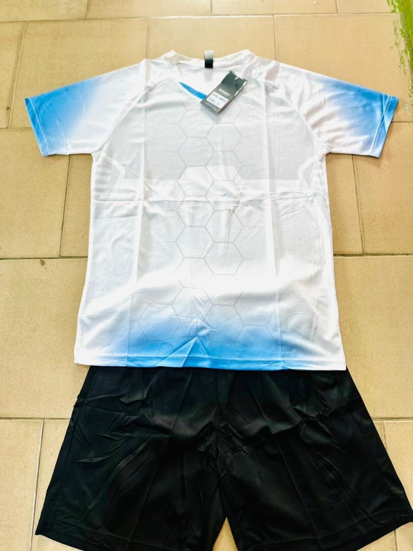 Tenues de sport colorées