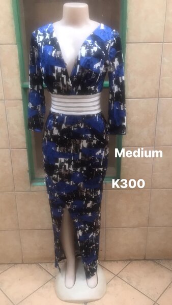 Women's dress with a deep neckline print