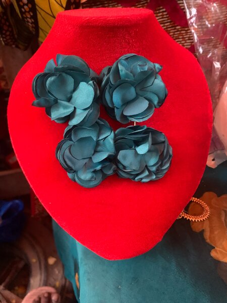 Broche florale élégante