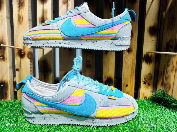 Nike ️️️CoRTeZ 72