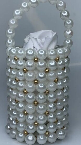 Gorgeous girl love gorgeous bags 😍