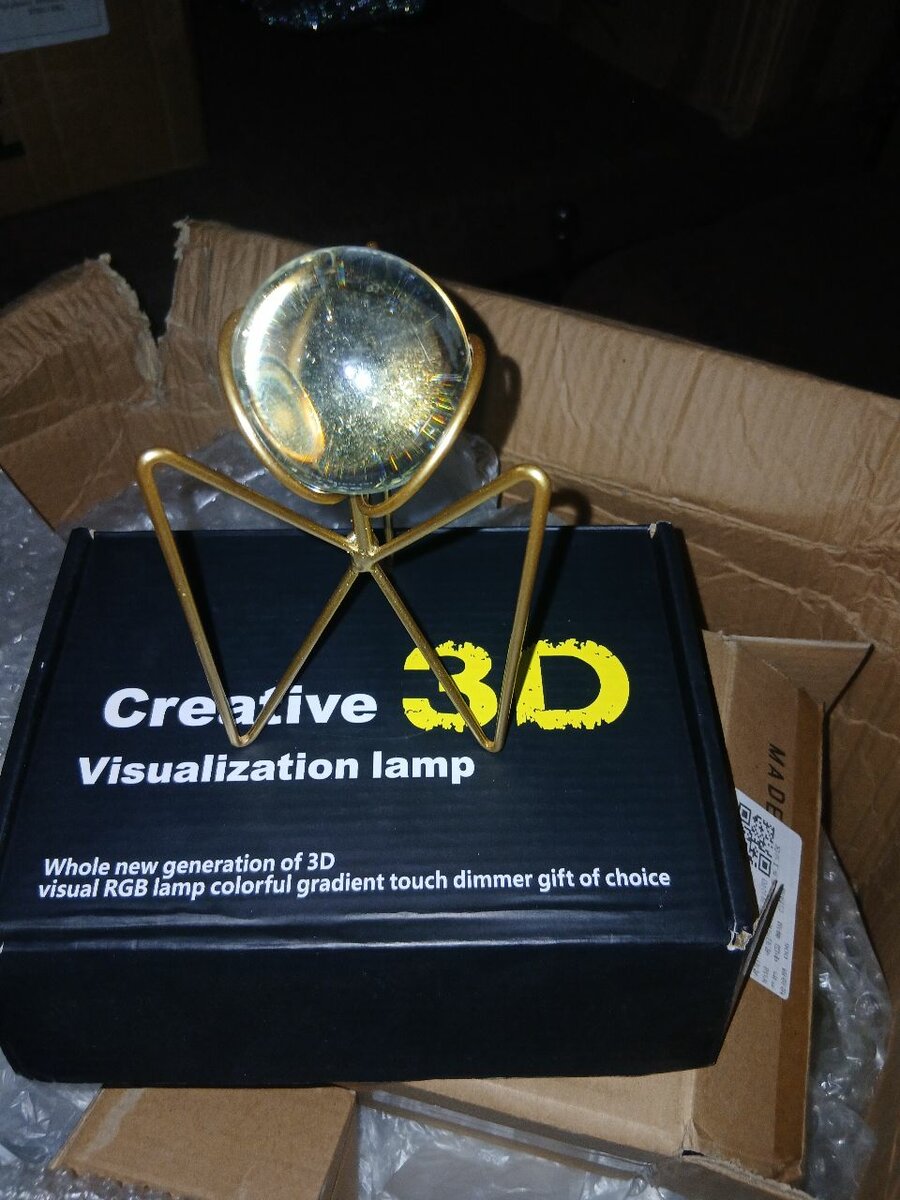 Boule de cristal sur trépied