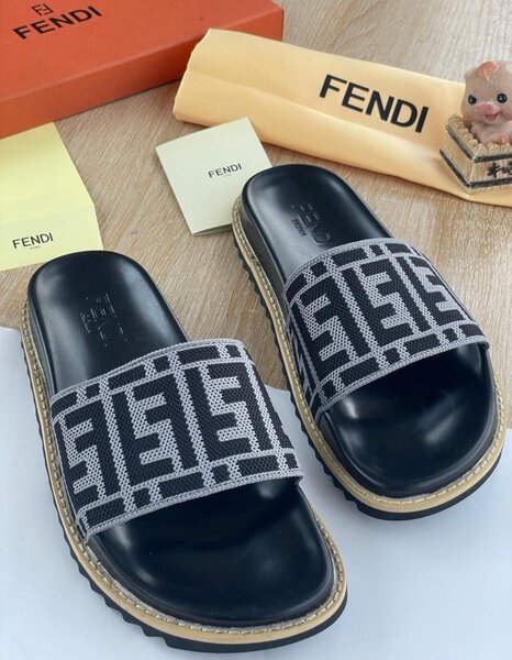 Fendi Sandales Tendance