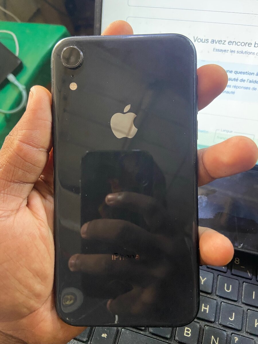 iPhone XR Noir 64 Go