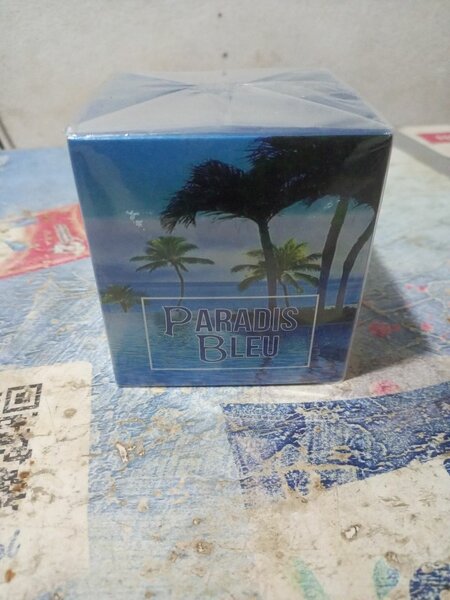 Parfum Paradis Bleu