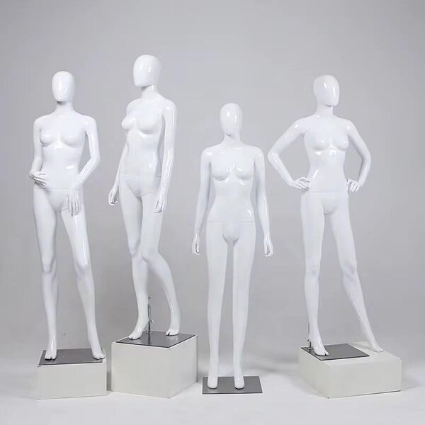 Mannequin Féminin Blanc
