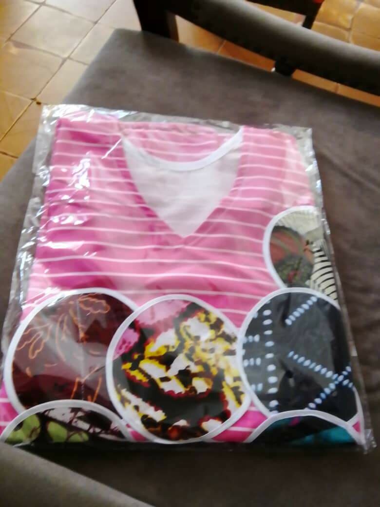 Robe rayée a motif pagne brodé