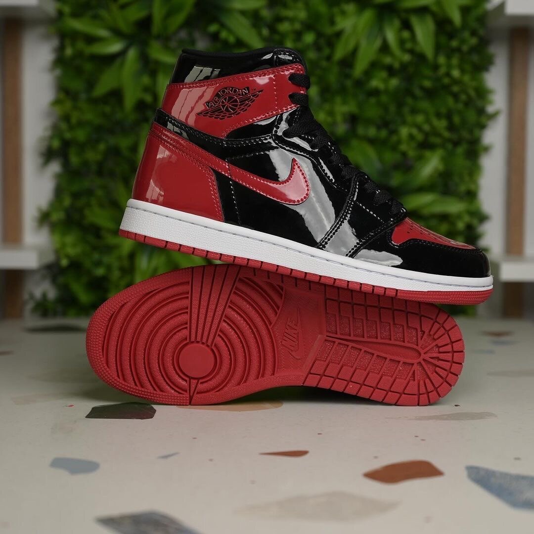 Nike Air Jordan 1 High - Red