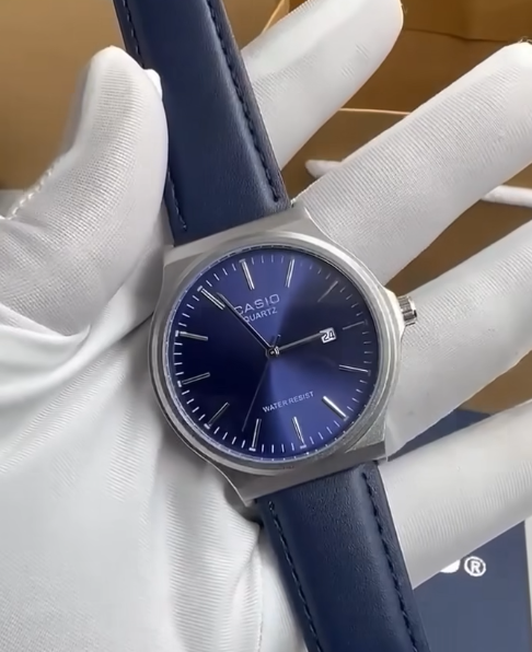 Montre CASIO bleu