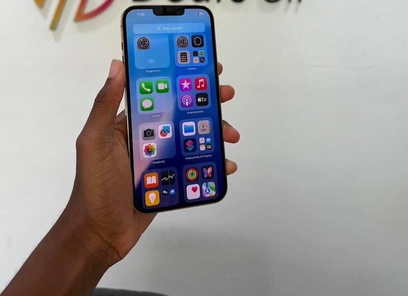 IPHONE 13pro max 256Gb 90 percent battery