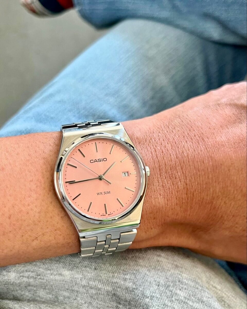 Montre Casio élégante unisexe