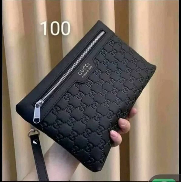 Pochette en cuir élégante