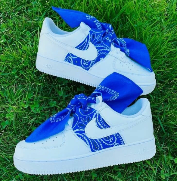 Baskets blanches bandana bleu