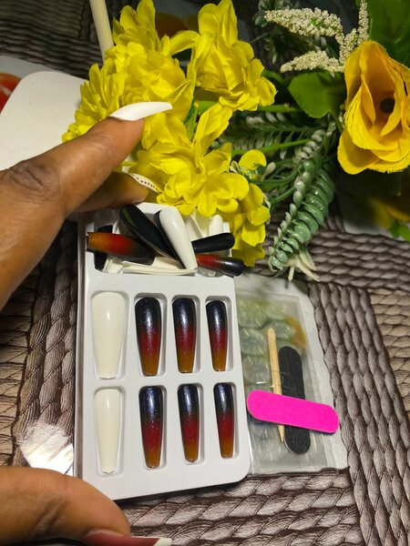 Ongles Faux Élégants