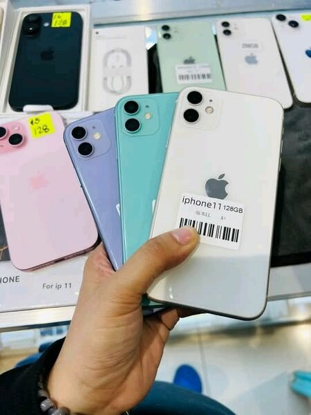 iPhone 11 - 128GB Couleurs Variées
