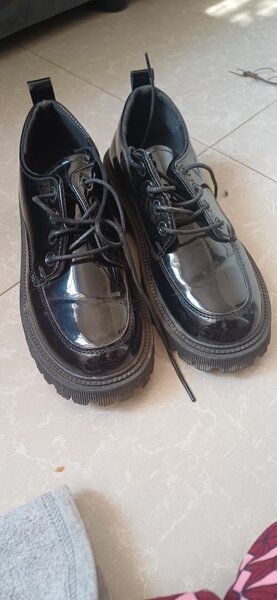 Gloss shoes