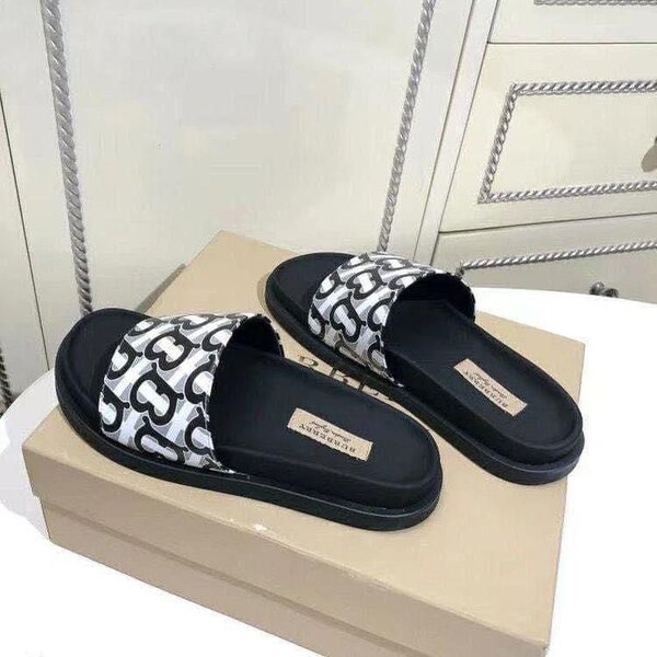 Tongs de luxe monogramme