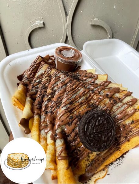 crêpes garnies Oreo et Nutella