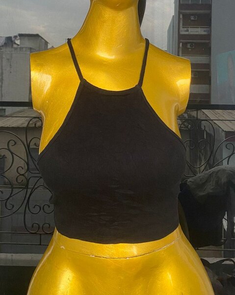 Top court noir en coton