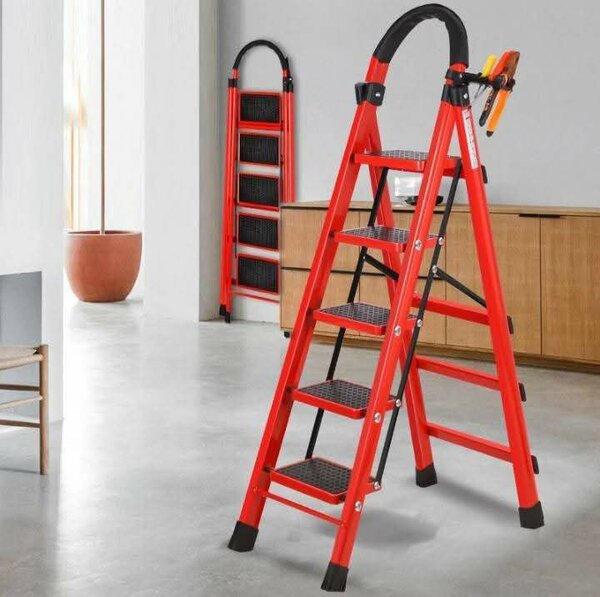 Échelle pliable en aluminium