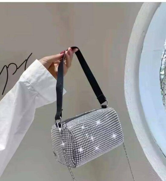 Sac à main élégant brillant