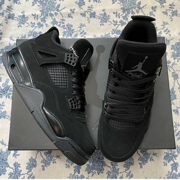 AIR JORDAN 4 ALL BLACK