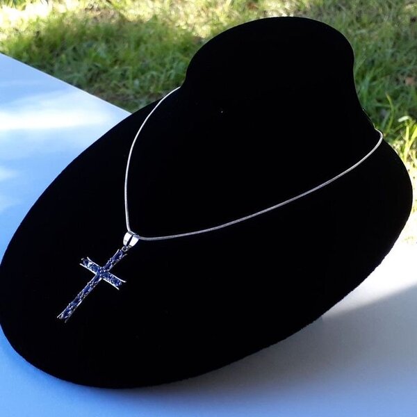 Collier croix argent élégant