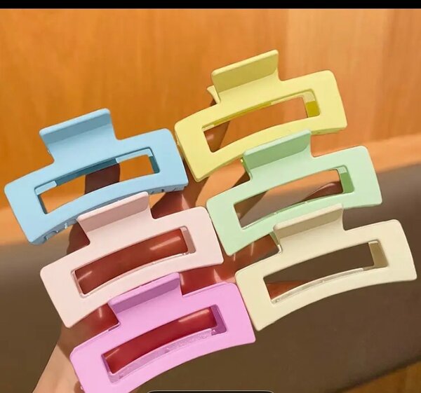 Pince à cheveux multicolore