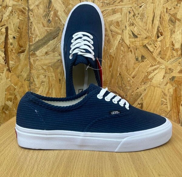 VANS AUTHENTIQUES « VELOURS CÔTELÉ NOIR»