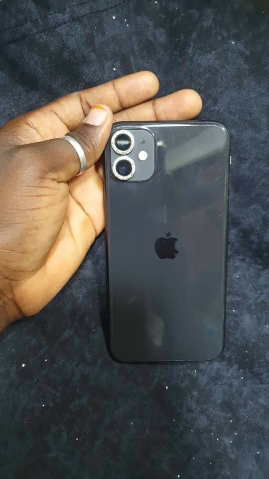 iPhone 11 noir 64GB déverrouillé