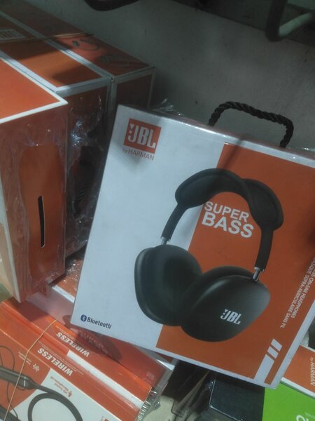 JBL HEADPHONES