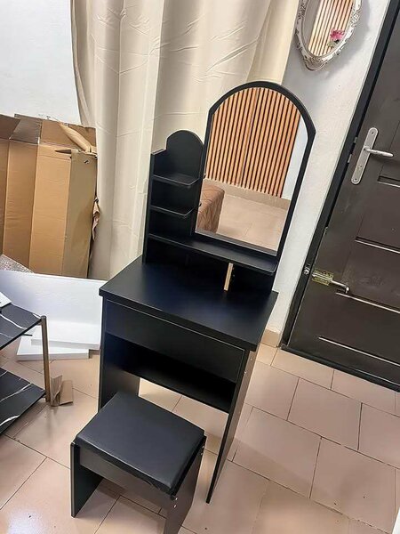 Commode moderne avec miroir