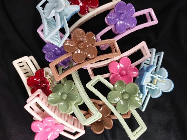 Pinces à cheveux fleuries