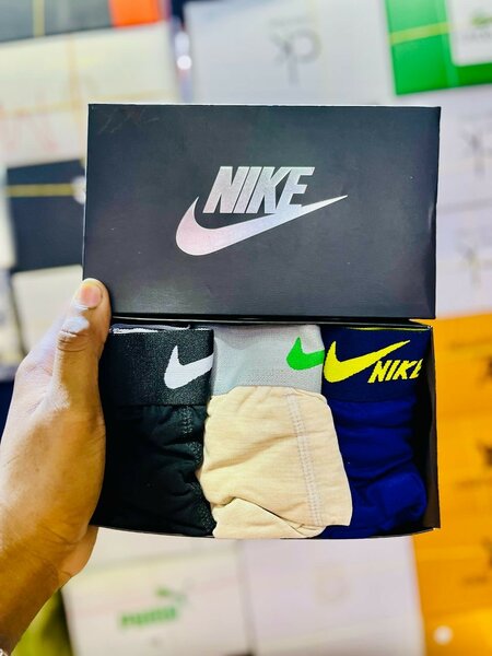 Lot de  Nike colorées