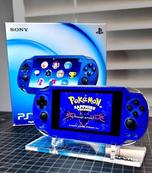 Psvita neuve +30 jeux et une pochette offerte