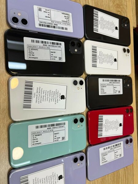 Smartphones Apple iPhone 11