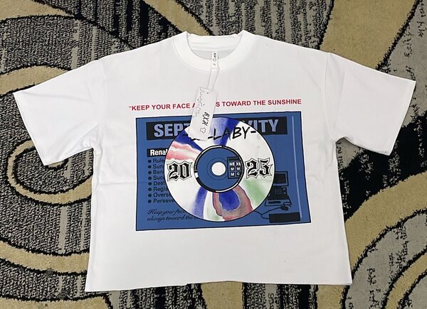 T-shirt graphique blanc unisexe