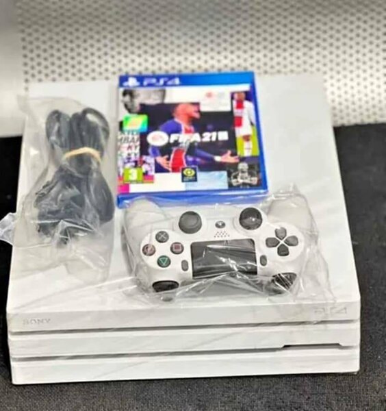 Console PS4 Pro avec Jeux