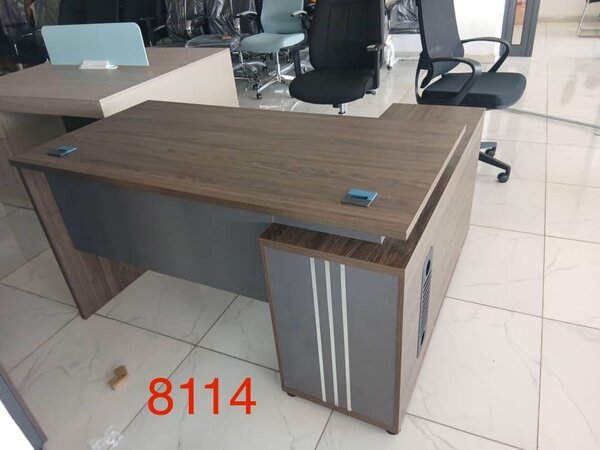 Bureau moderne en bois