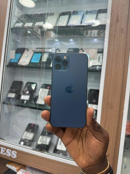 iPhone 12 Pro  0100671054