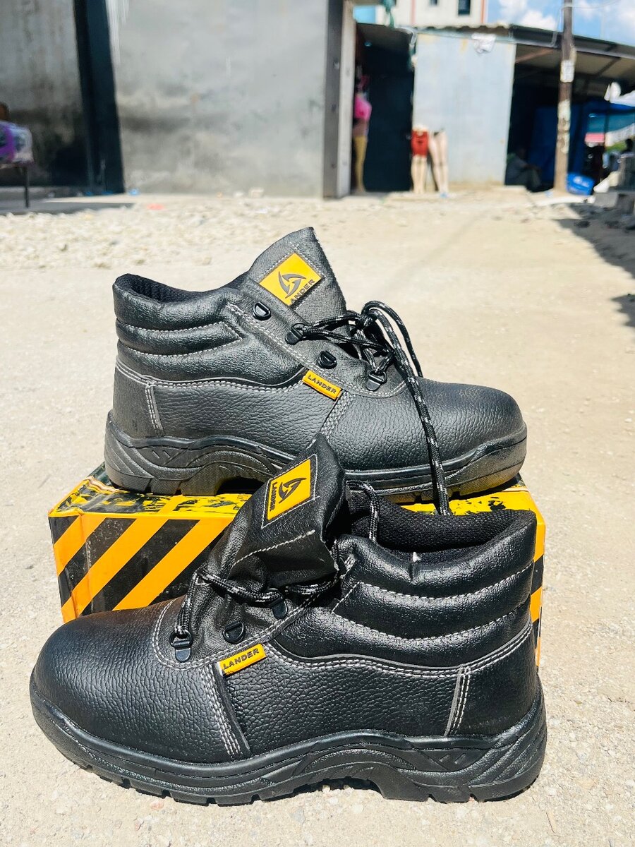 Safety boots