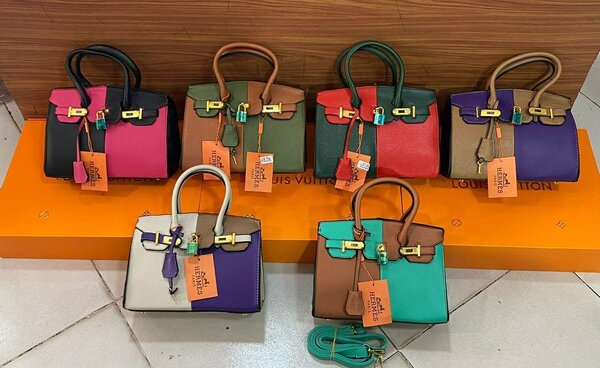 HERMES LADIES HANDBAG with LONG STRAPS