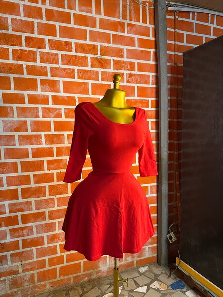 Robe rouge élégante