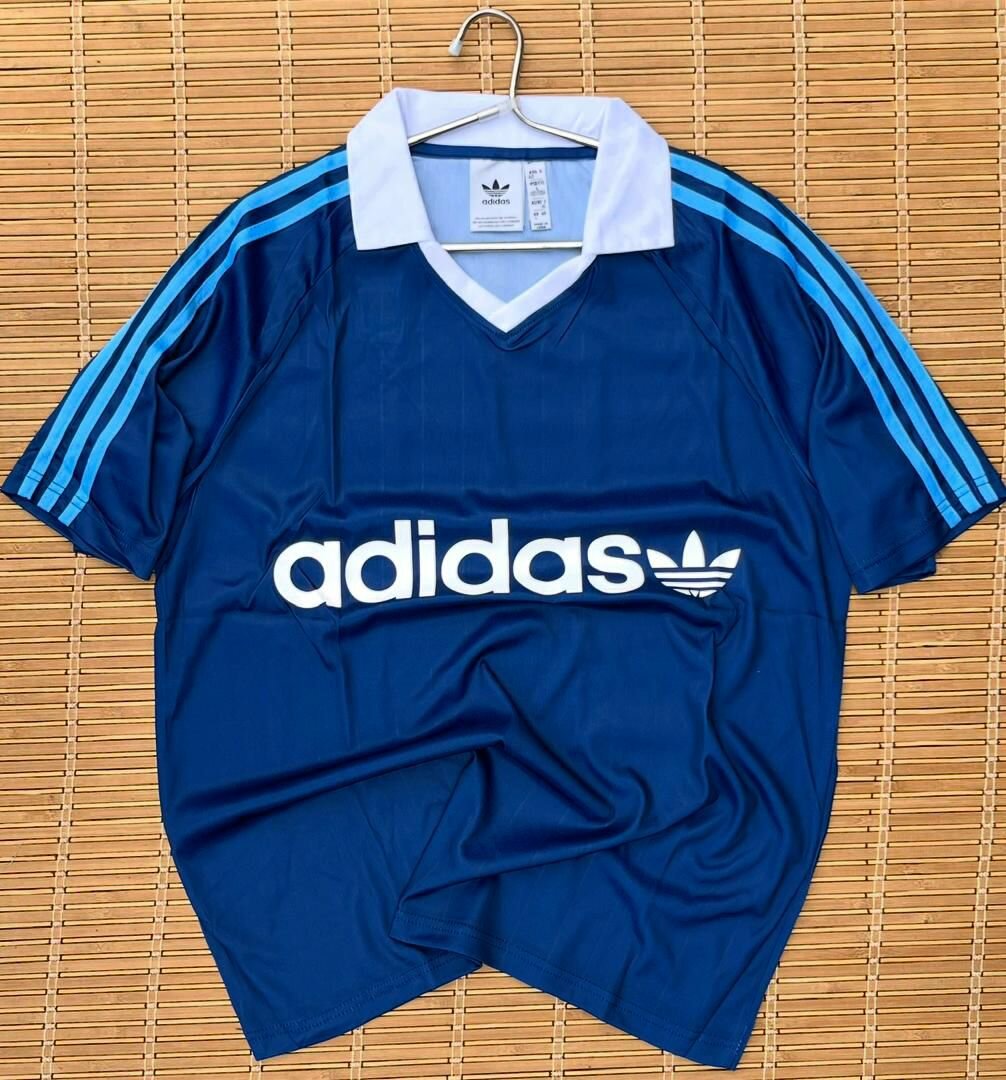 T-shirt adidas