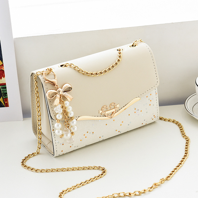 Elegant Pearl Chain Handbag