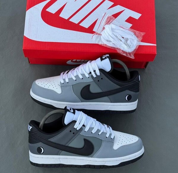 Baskets Nike Dunk Low Gris