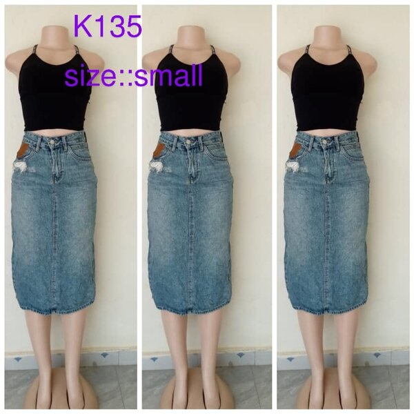 Denim skirt size small